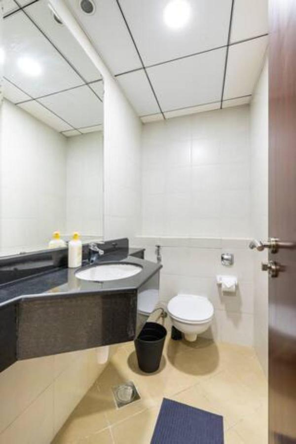 Bright And Spacious 2 Bedrooms With Views In Jlt Near Marina And Jbr Dubai