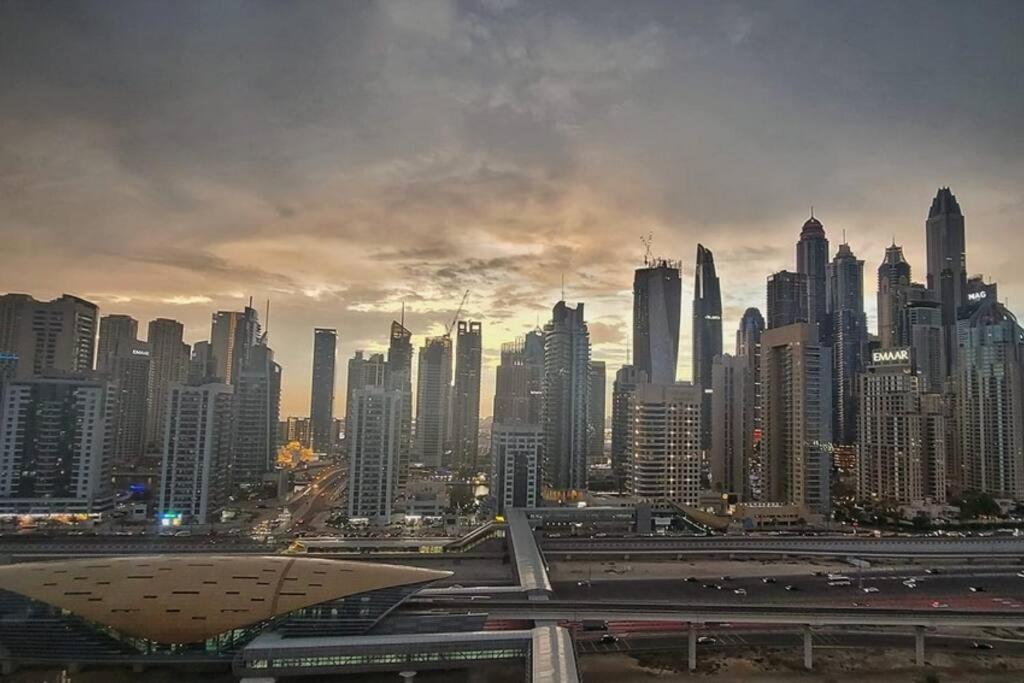 Bright And Spacious 2 Bedrooms With Views In Jlt Near Marina And Jbr Apartment *