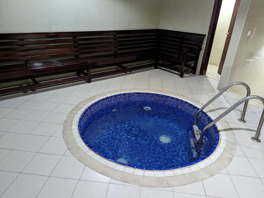 Bright And Spacious 2 Bedrooms With Views In Jlt Near Marina And Jbr * Dubai