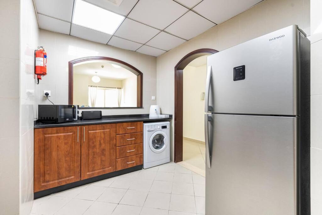 Bright And Spacious 2 Bedrooms With Views In Jlt Near Marina And Jbr Dubai