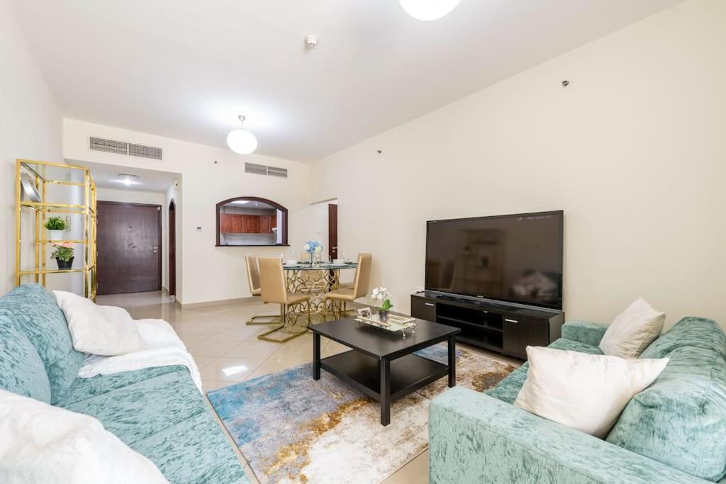 Bright And Spacious 2 Bedrooms With Views In Jlt Near Marina And Jbr Dubai